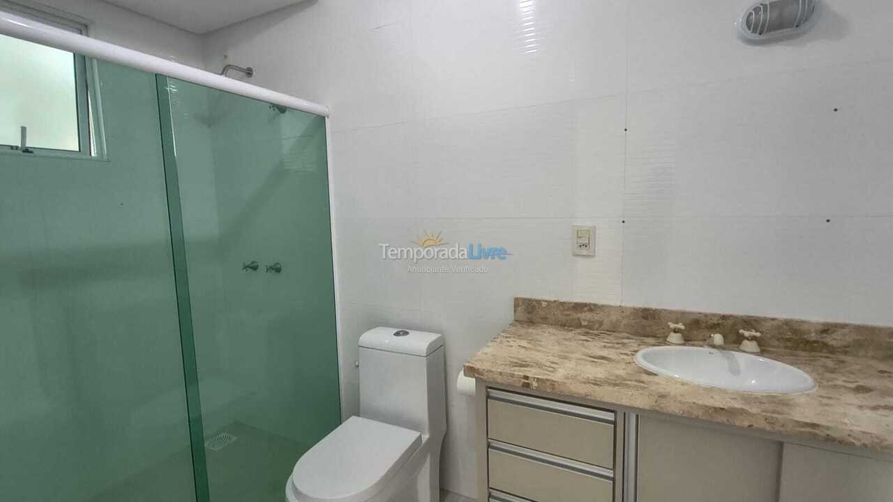 Apartamento para aluguel de temporada em Itapema (Meia Praia)