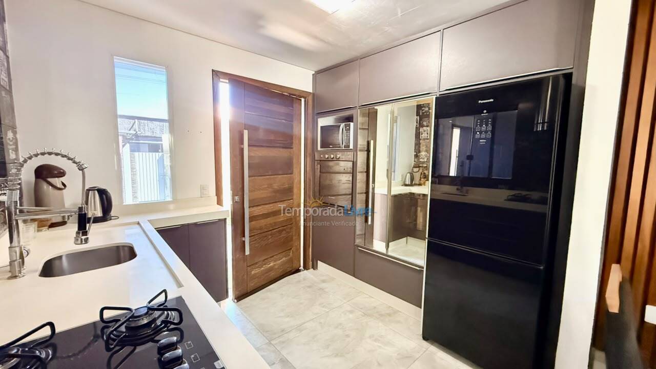 Casa para aluguel de temporada em Florianópolis (Ponta das Canas)