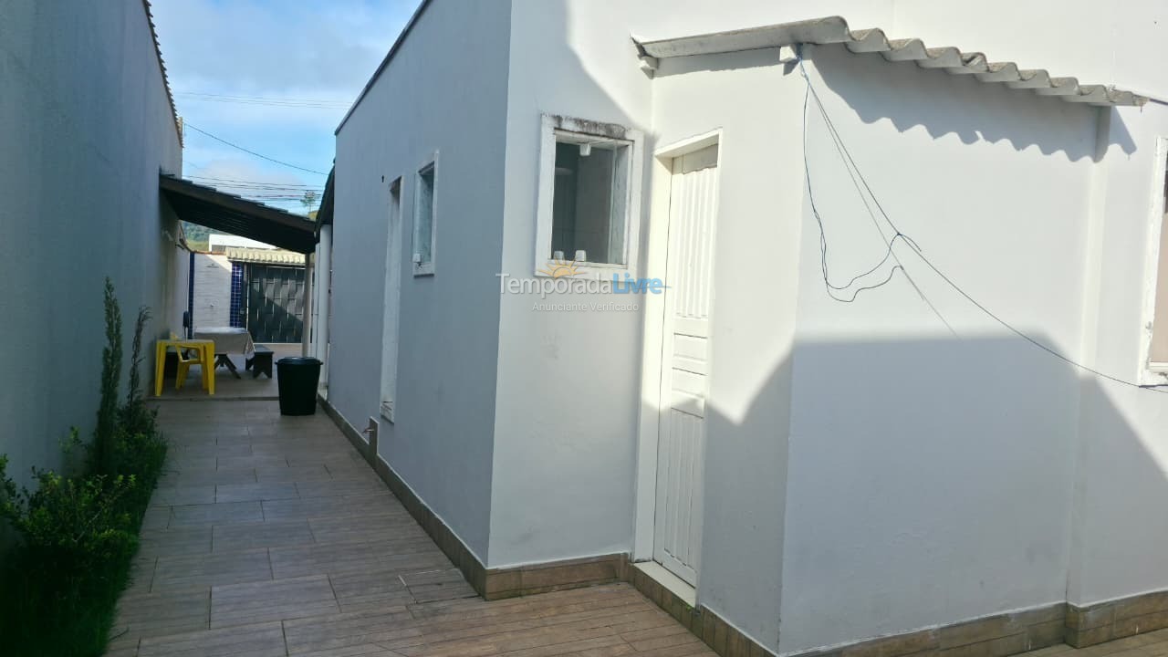 Casa para aluguel de temporada em Ubatuba (Maranduba)