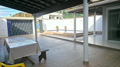 Casa para 8 a12 pessoas praia da Maranduba Ubatuba.