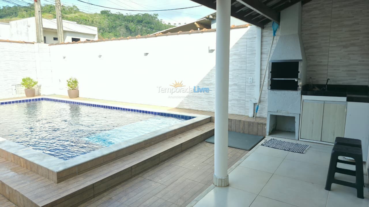 Casa para aluguel de temporada em Ubatuba (Maranduba)
