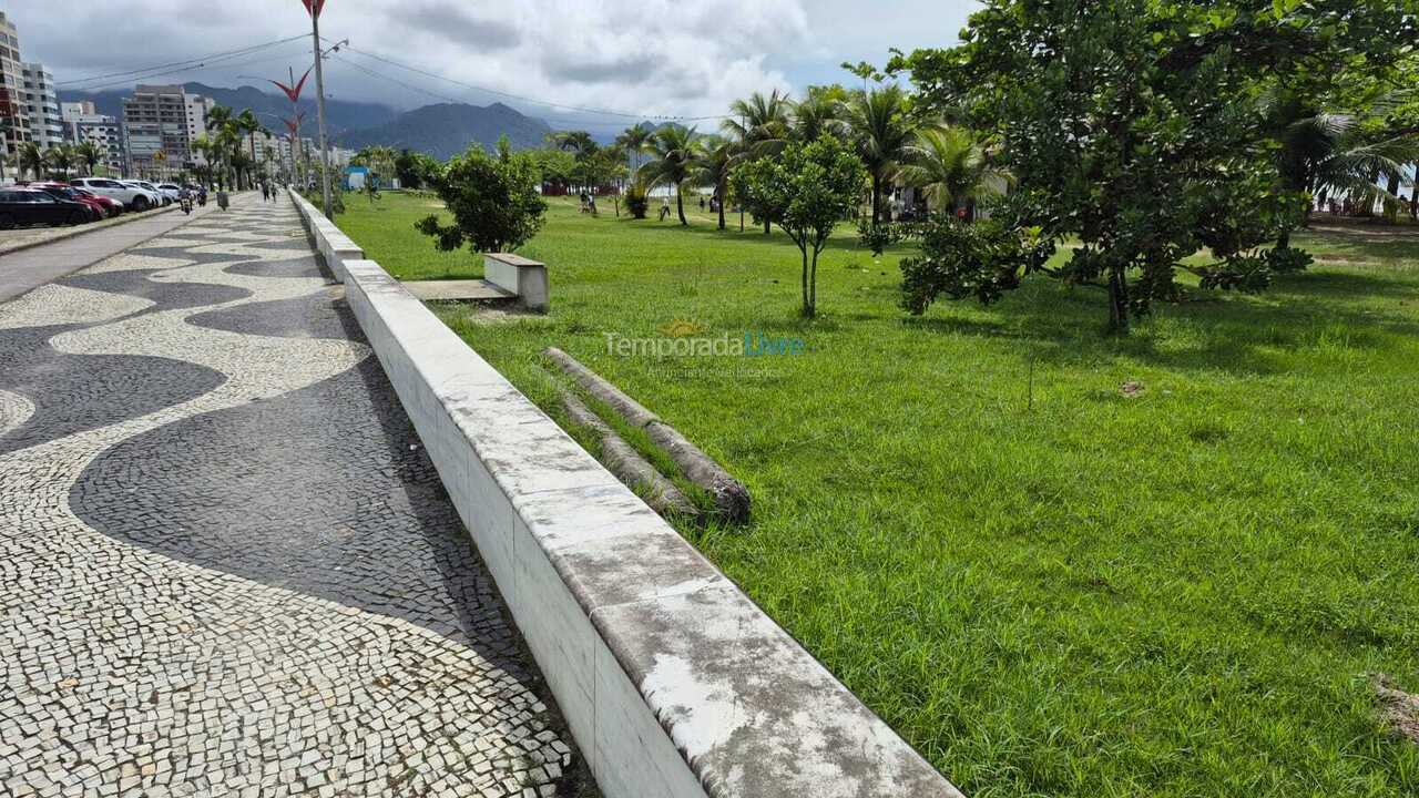 Casa para aluguel de temporada em Caraguatatuba (Praia das Palmeiras)