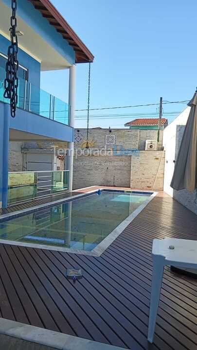 Casa para aluguel de temporada em Caraguatatuba (Praia das Palmeiras)
