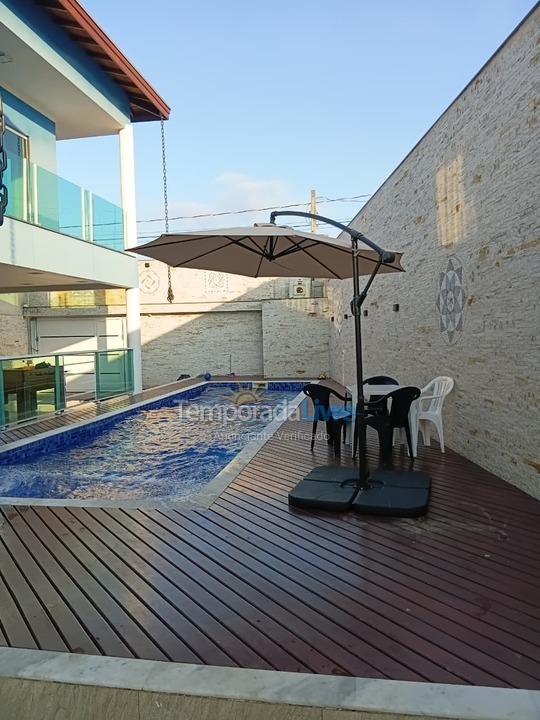 Casa para aluguel de temporada em Caraguatatuba (Praia das Palmeiras)