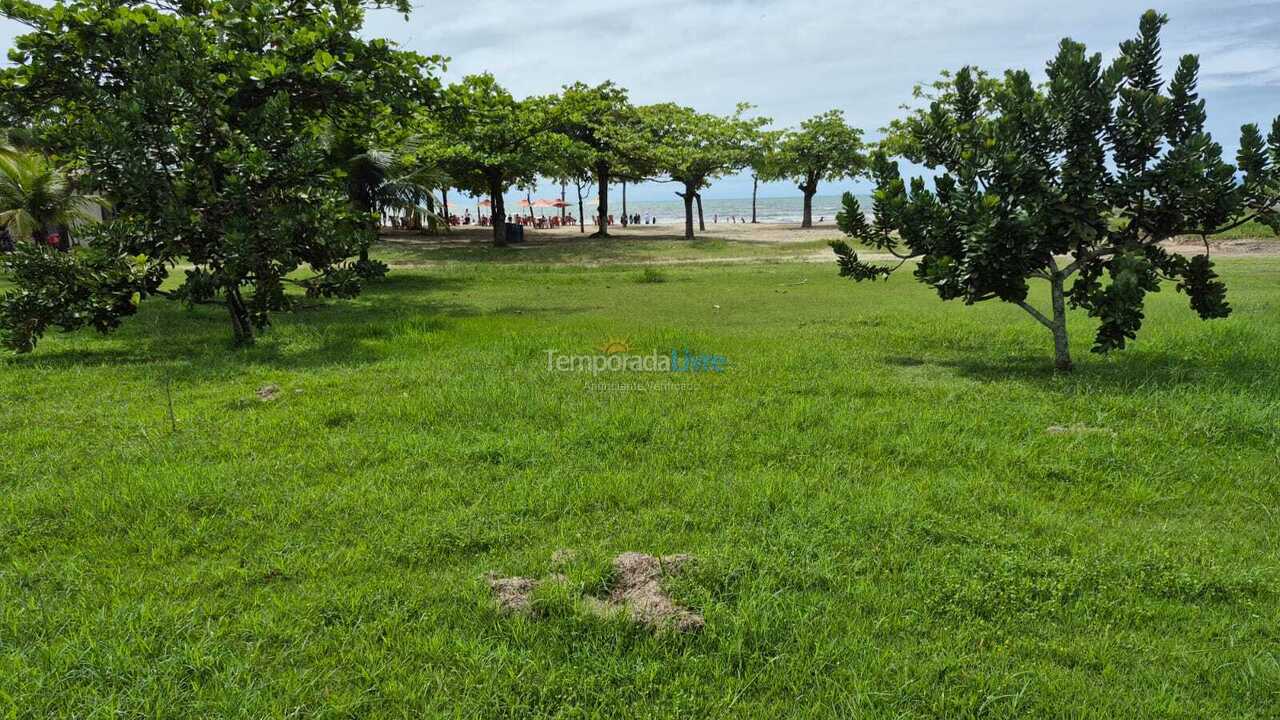 Casa para aluguel de temporada em Caraguatatuba (Praia das Palmeiras)
