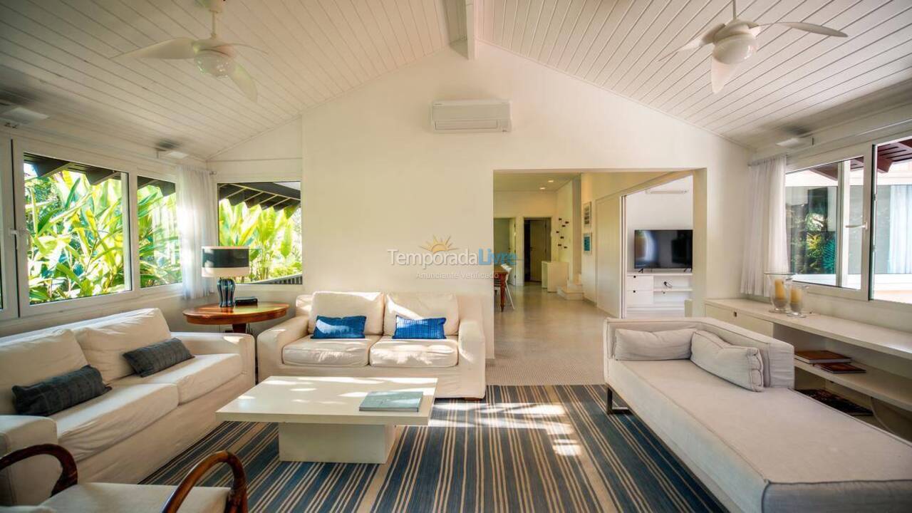 Casa para alquiler de vacaciones em São Sebastião (Praia da Baleia)