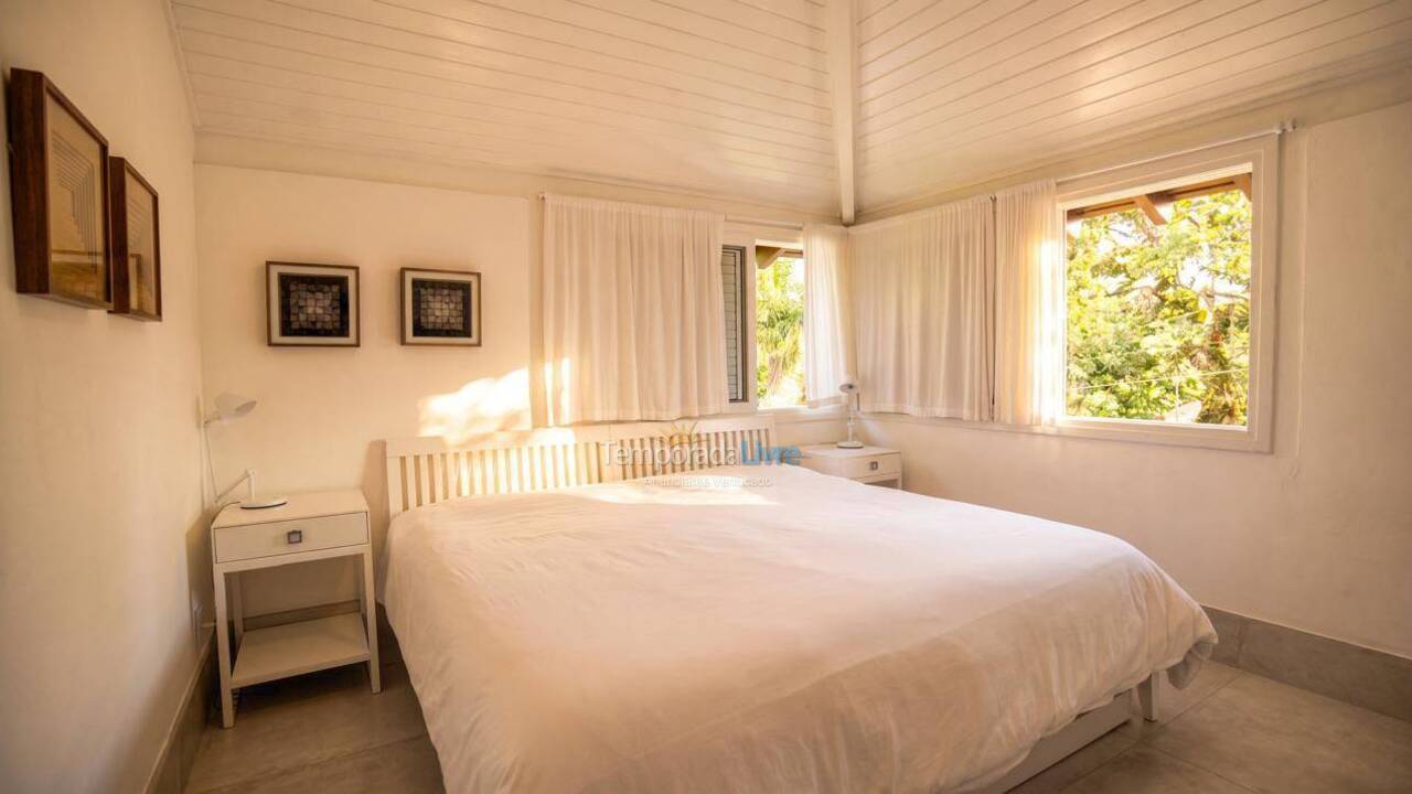 Casa para alquiler de vacaciones em São Sebastião (Praia da Baleia)