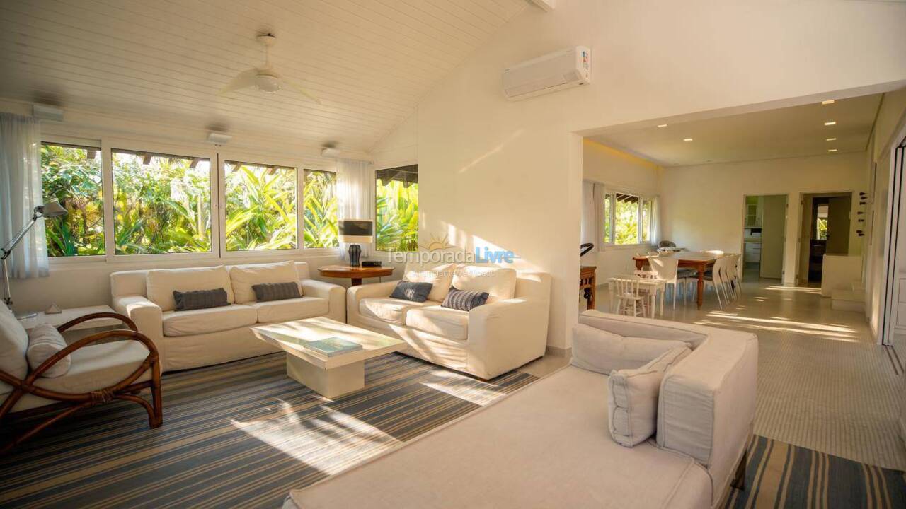 Casa para alquiler de vacaciones em São Sebastião (Praia da Baleia)