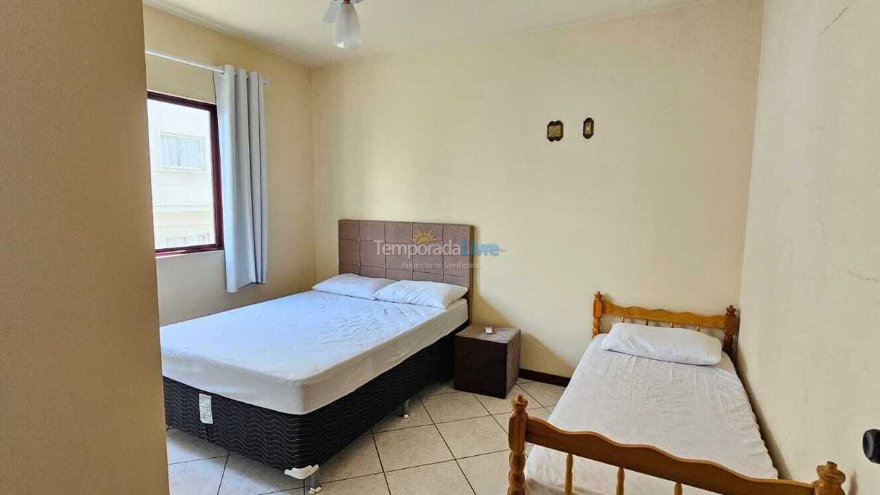 Apartamento para aluguel de temporada em Itapema (Meia Praia)