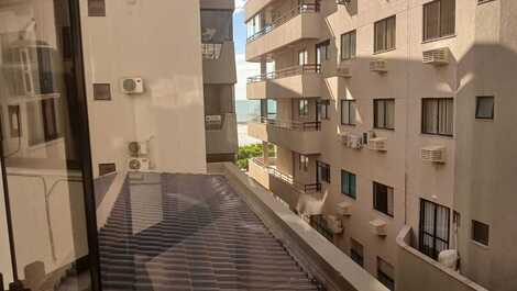 BEAUTIFUL APARTMENT IN QUADRA DO MAR
