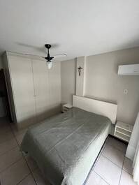 Precioso apartamento de 3 habitaciones a una cuadra de la playa en Meia Praia, Itapema.