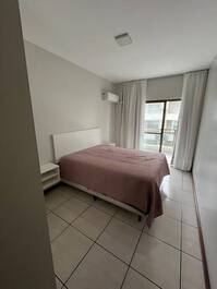 Precioso apartamento de 3 habitaciones a una cuadra de la playa en Meia Praia, Itapema.