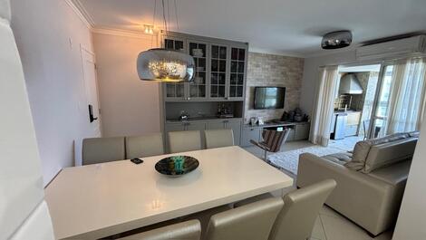 Apartamento en Riviera con vistas a la playa.