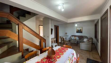 Apartamento dúplex con vistas al mar