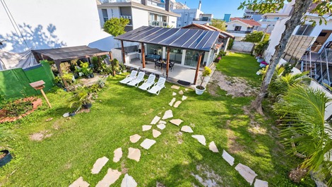 Maravilhosa casa com saida para o mar com piscina praia ingleses