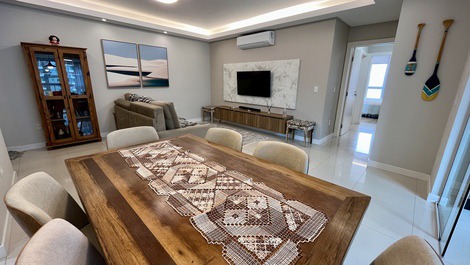 Luxurious apartment in Meia Praia for 6 people.