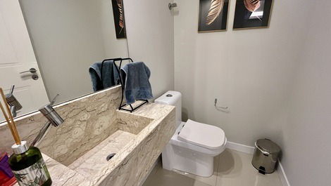 Luxurious apartment in Meia Praia for 6 people.