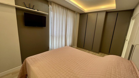 Luxurious apartment in Meia Praia for 6 people.