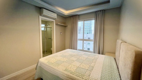 Luxurious apartment in Meia Praia for 6 people.
