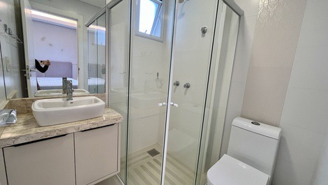 Luxurious apartment in Meia Praia for 6 people.