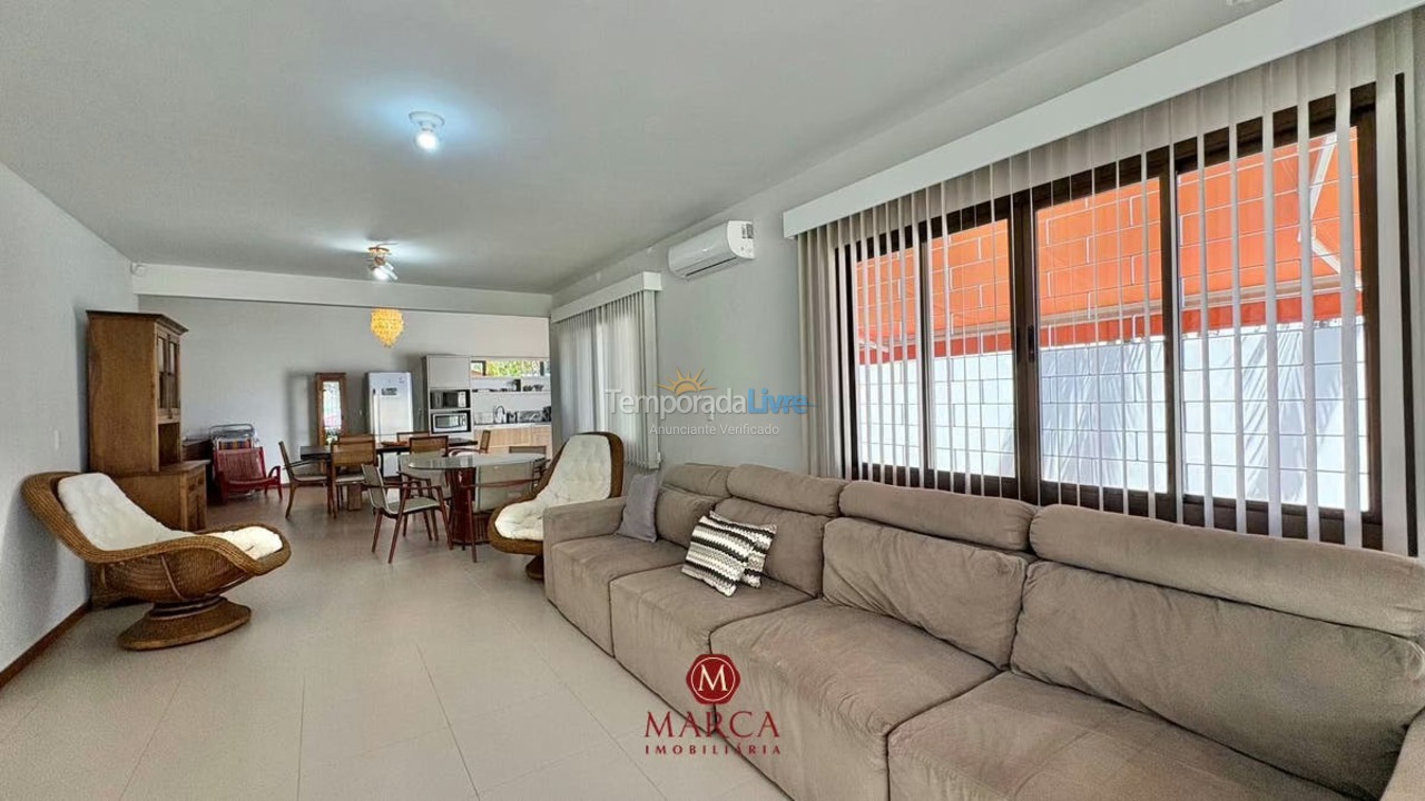 Casa para aluguel de temporada em Bombinhas (Canto Grande)
