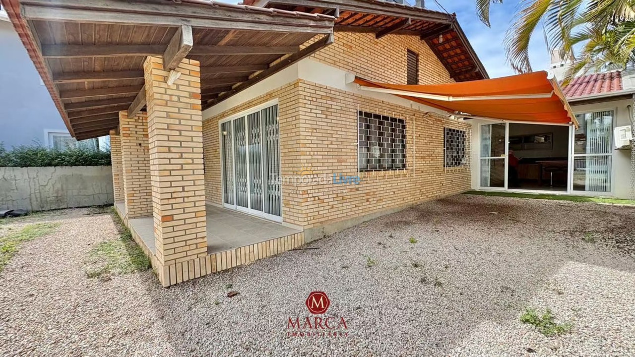 Casa para aluguel de temporada em Bombinhas (Canto Grande)