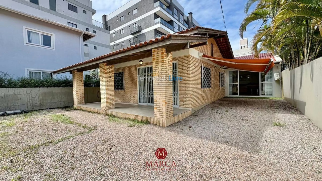 Casa para aluguel de temporada em Bombinhas (Canto Grande)