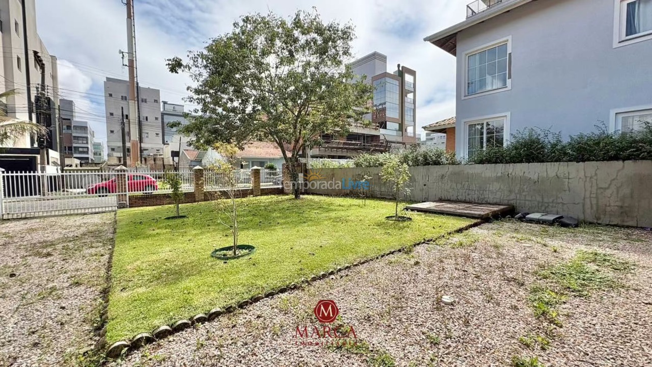 Casa para aluguel de temporada em Bombinhas (Canto Grande)
