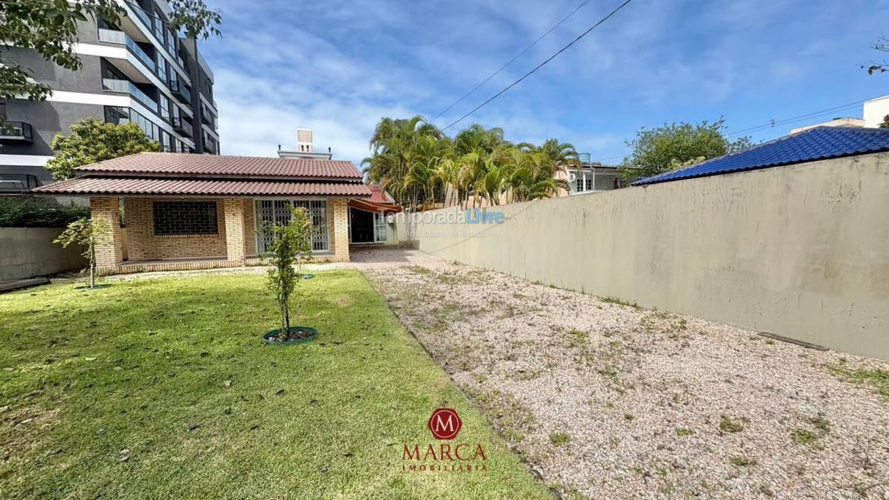 Casa para aluguel de temporada em Bombinhas (Canto Grande)