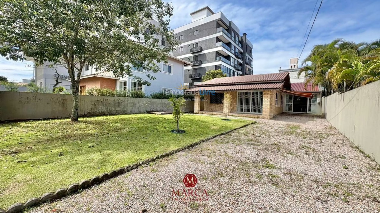 Casa para aluguel de temporada em Bombinhas (Canto Grande)