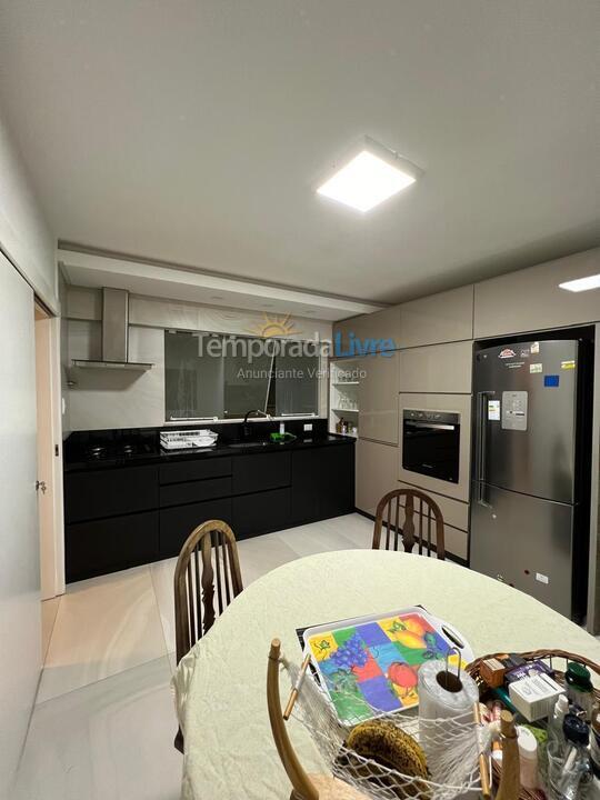 Casa para alquiler de vacaciones em Balneário Camboriú (Centro)