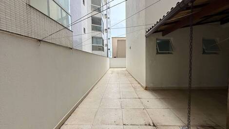 3 bedrooms on the beach with 2 parking spaces, beachfront building
