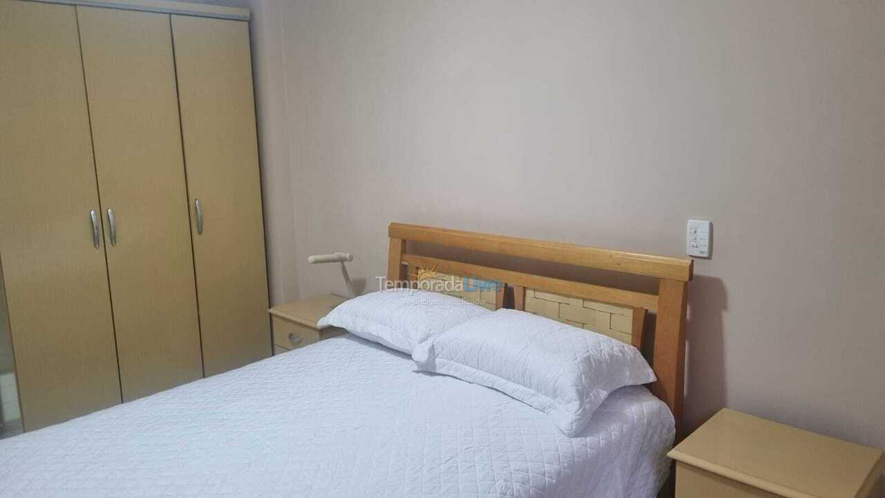 Apartment for vacation rental in Itapema (Meia Praia)