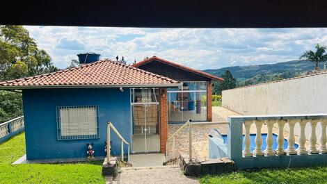 Se alquila casa en condominio Porta Sol, Mairinque.