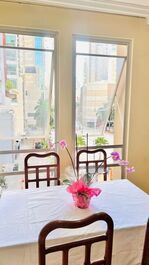 Apartamento a 50 metros de la playa, el paseo marítimo y el centro comercial Atlântico.