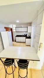 Apartamento a 50 metros de la playa, el paseo marítimo y el centro comercial Atlântico.