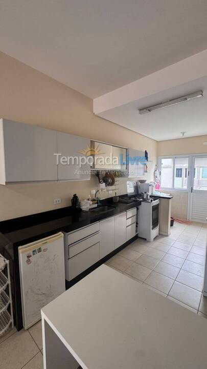 Casa para aluguel de temporada em Governador Celso Ramos (Praia de Palmas)