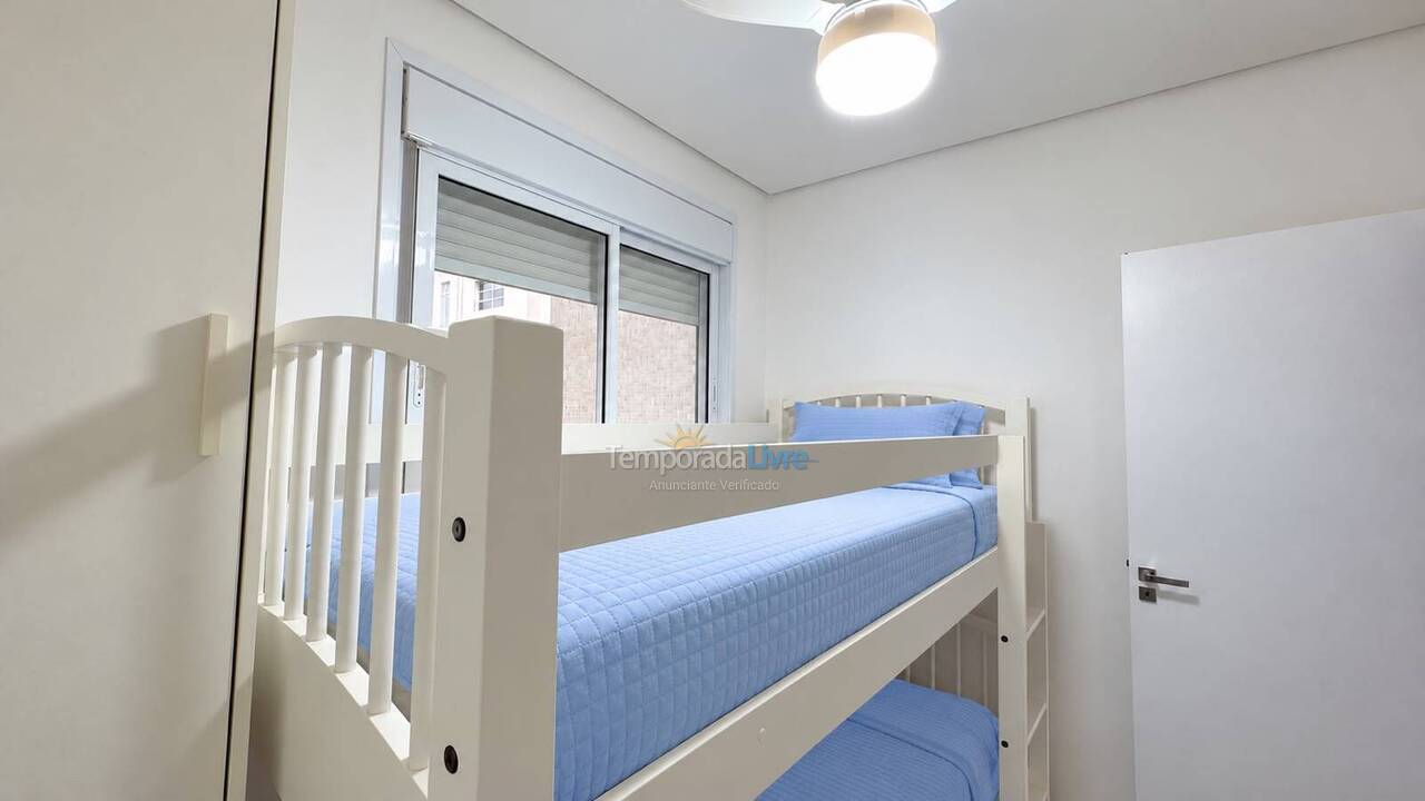 Apartamento para aluguel de temporada em Guarujá (Pitangueiras)