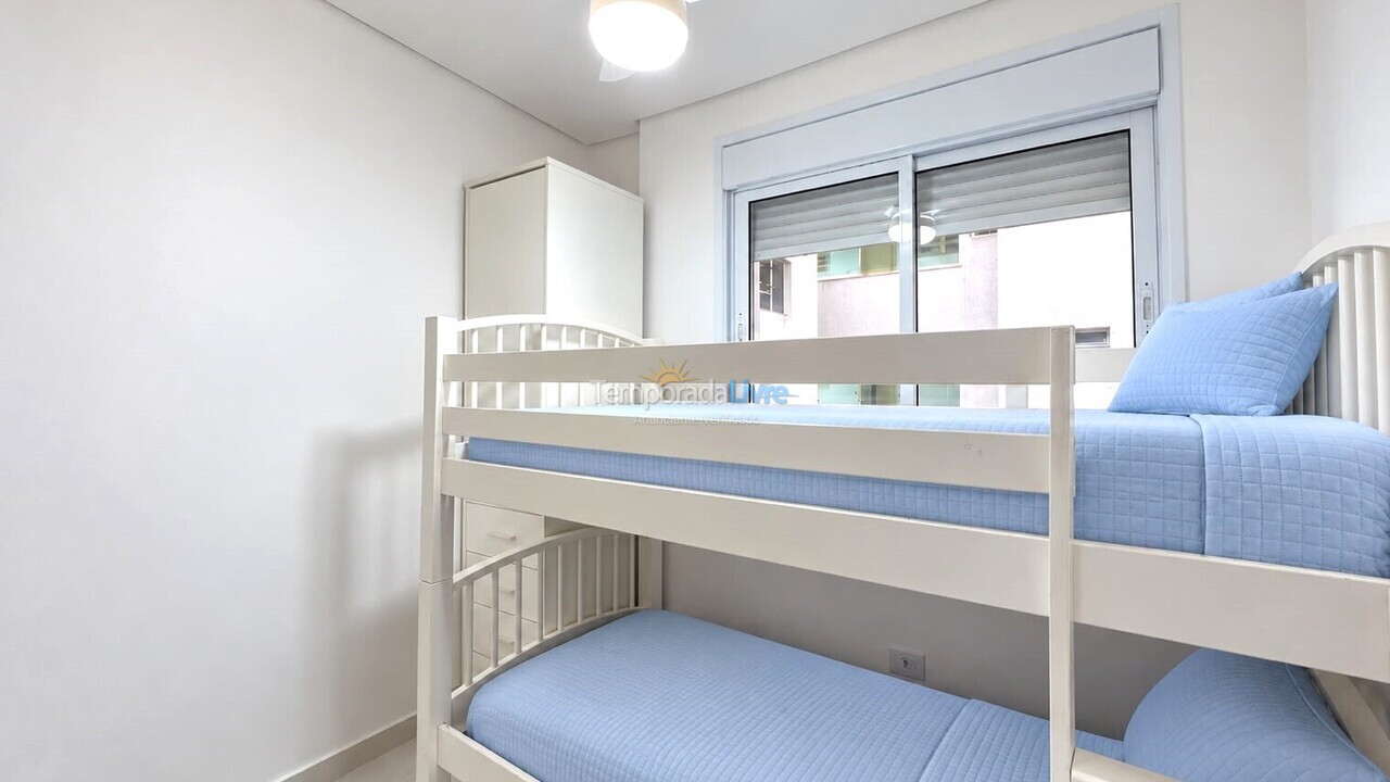 Apartamento para aluguel de temporada em Guarujá (Pitangueiras)