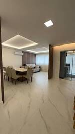 Excellent 3-suite apartment 150 meters from the beach.