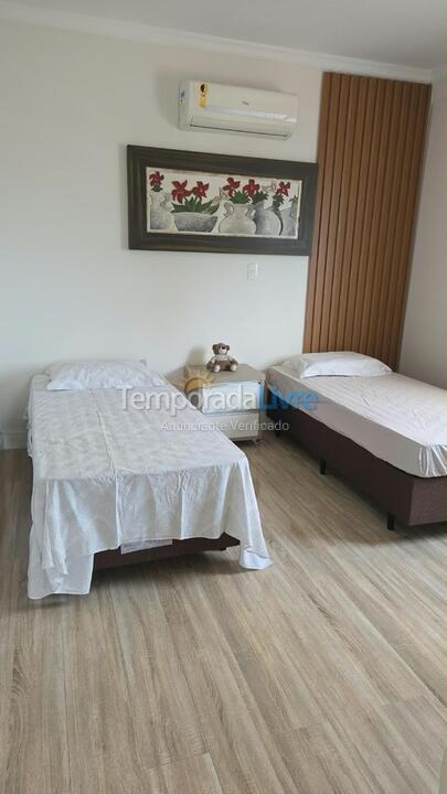 Apartment for vacation rental in Bombinhas (Praia de Bombas)