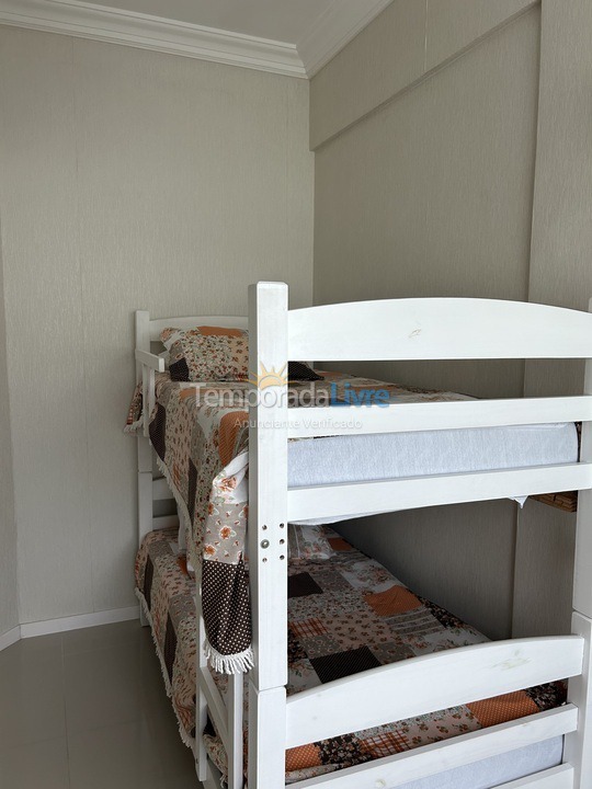 Apartamento para aluguel de temporada em Bombinhas (Praia de Bombas)