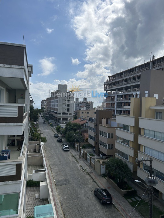 Apartamento para aluguel de temporada em Bombinhas (Praia de Bombas)
