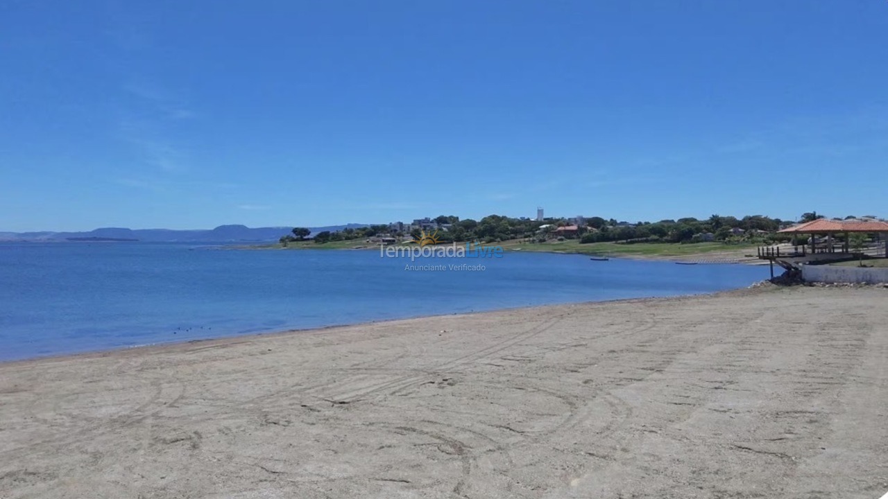 Casa para alquiler de vacaciones em Carlópolis (Condominio Residencial Ilha Bela)