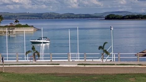 Casa vacacional en el condominio residencial Ilha Bela PR.