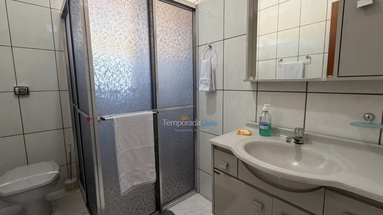 Casa para alquiler de vacaciones em Carlópolis (Condominio Residencial Ilha Bela)