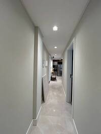 APARTAMENTO NUEVO CON 2 HABITACIONES, SUITES, ASCENSOR, A 80 METROS DEL MAR, MÁXIMO 6 PERSONAS.