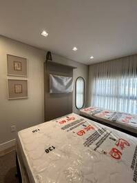 APARTAMENTO NUEVO CON 2 HABITACIONES, SUITES, ASCENSOR, A 80 METROS DEL MAR, MÁXIMO 6 PERSONAS.
