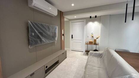 APARTAMENTO NUEVO CON 2 HABITACIONES, SUITES, ASCENSOR, A 80 METROS DEL MAR, MÁXIMO 6 PERSONAS.