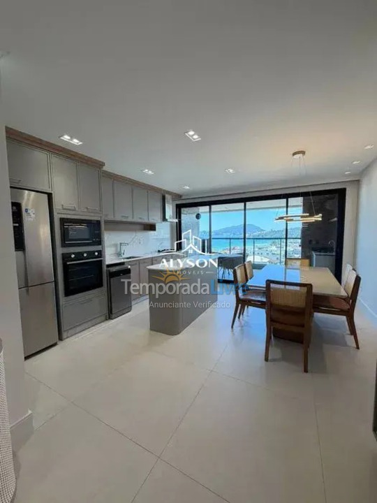 Apartamento para aluguel de temporada em Bombinhas (Praia de Bombas)